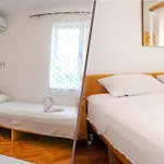 Goli Komiža