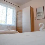 Goli * Komiža