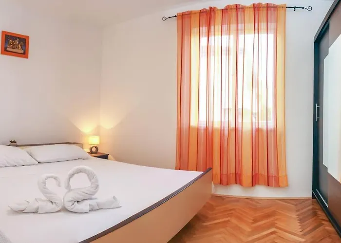 Goli Apartman Komiža