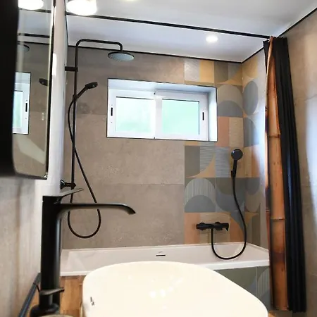 Goli Apartment *