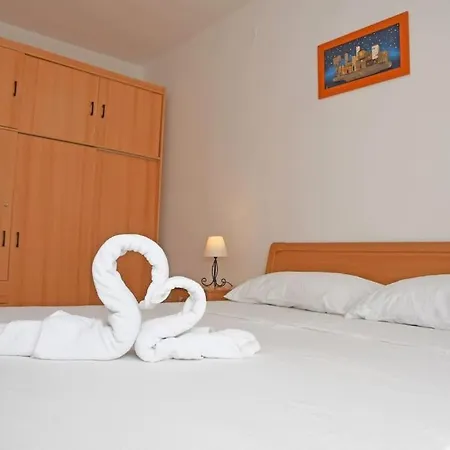 Goli Apartment Komiza