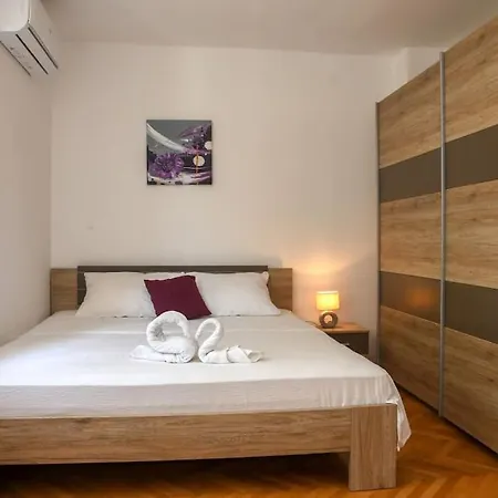 Goli Apartment Komiza