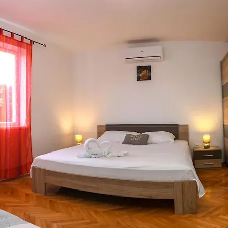 Goli Apartment *