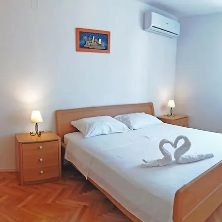 Goli Apartment *