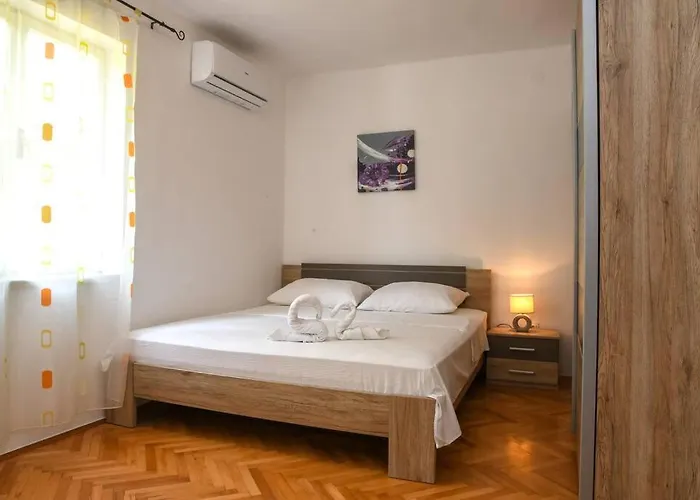 Goli דירה Komiža